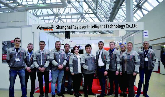 Erfahrungen beim Schneiden mit CNC-Metall-Kohlenstofffaser-Laser-Schneidmaschinen