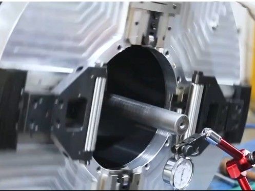März Expo 3000w 6000w 8,5m 12m Faserlaserschneidemaschine für kleine Rohre und Rohre